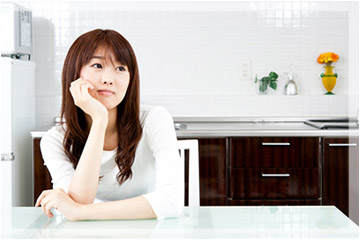 ストーカーで悩んでいる女性